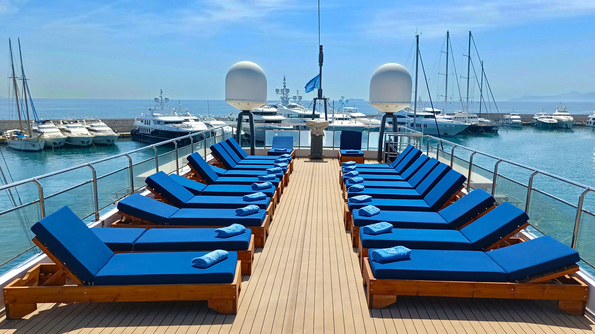 M/Y Variety Voyager