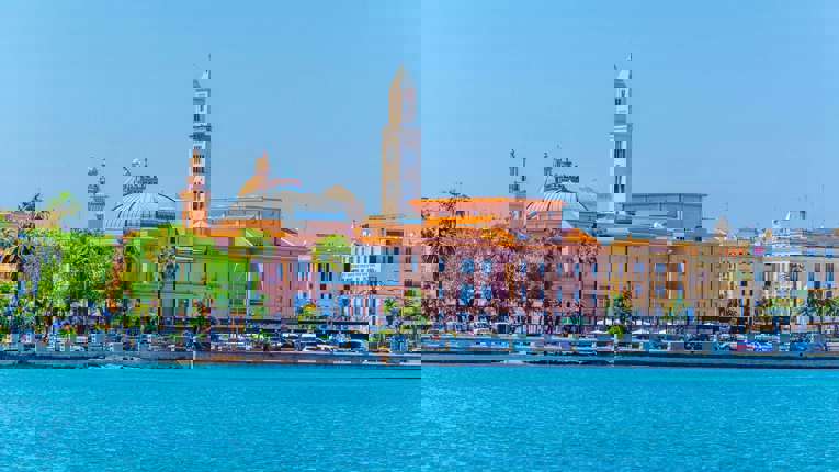 Fra 14:00 til 20:00 - Bari, Italien