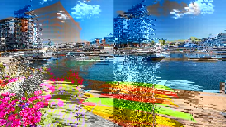 23/4 - Fly fra København eller Billund til Oslo. Transfer til hotel i Oslo