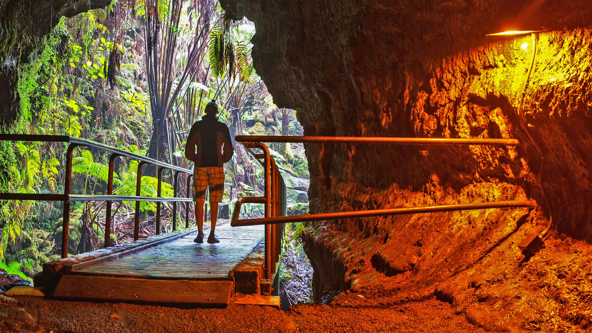 1920X1080 Big Lava Tube