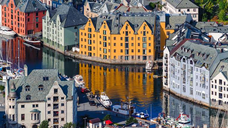 Fra 09:00 til 17:00 - Ålesund, Norge 