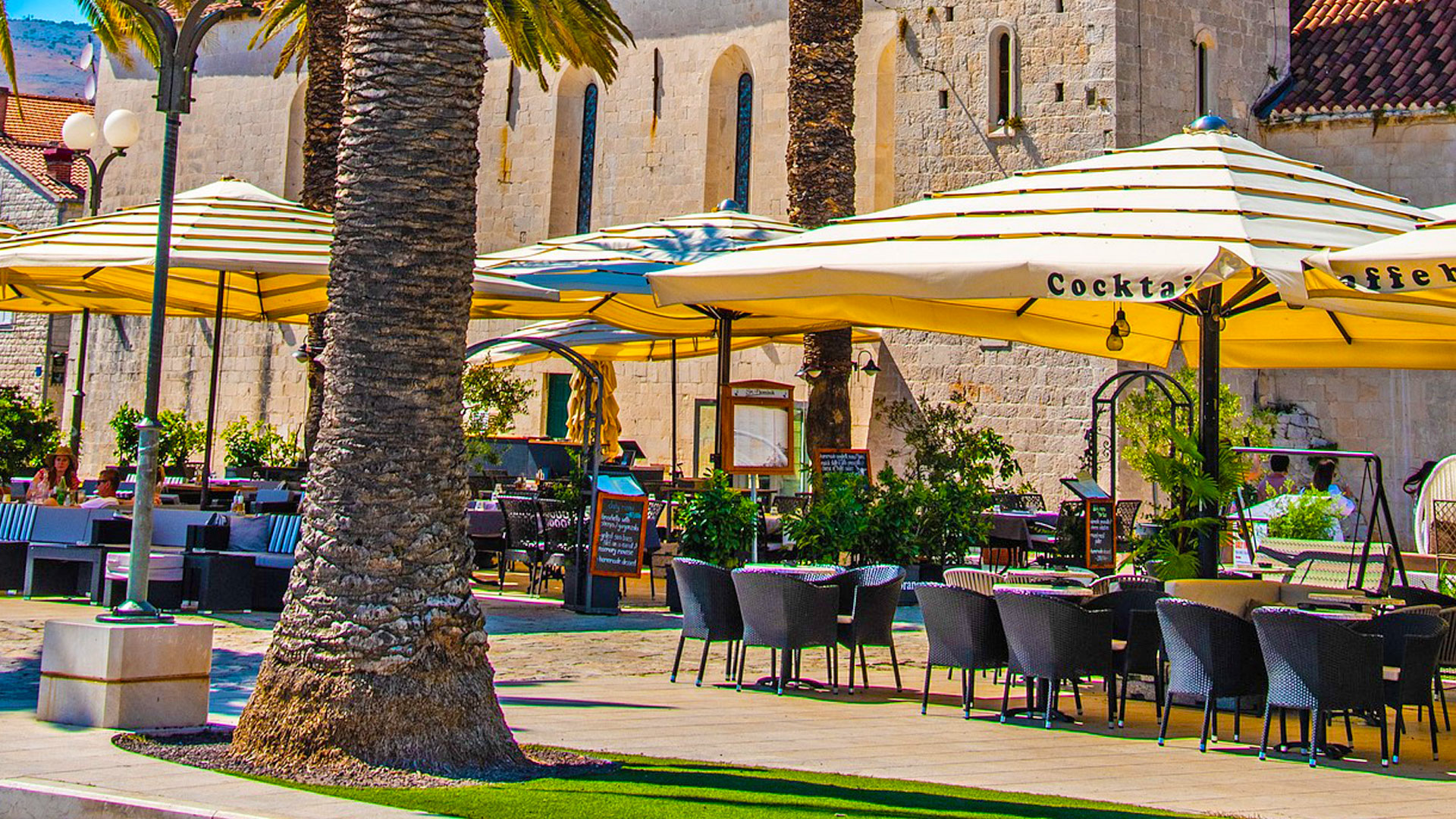 1920X1080 Trogir Cafe