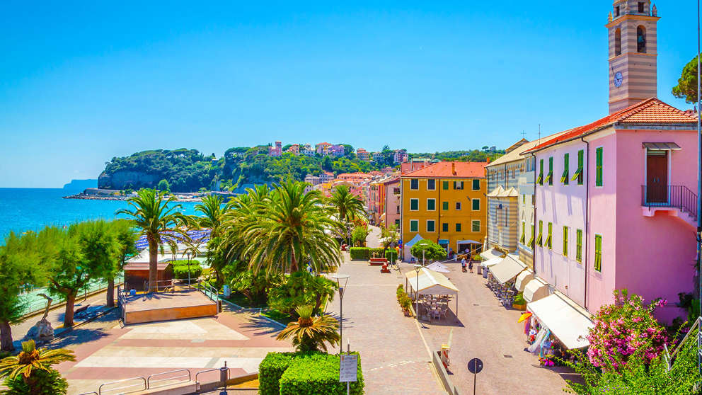 1902X1080 Savona Old Buildings