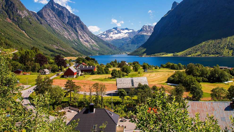 Alesund Valley
