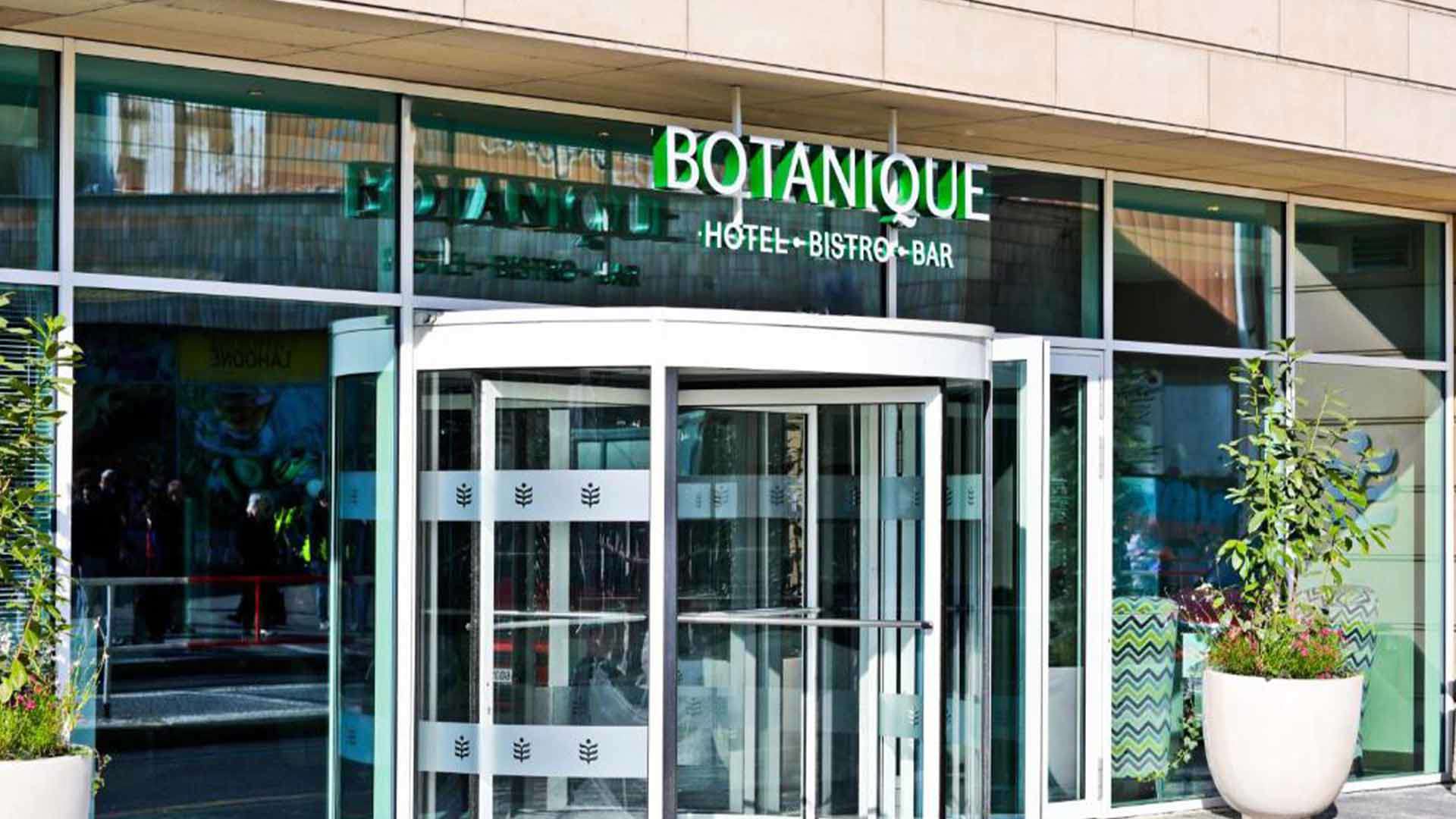 1920X1080 Botanique Facade