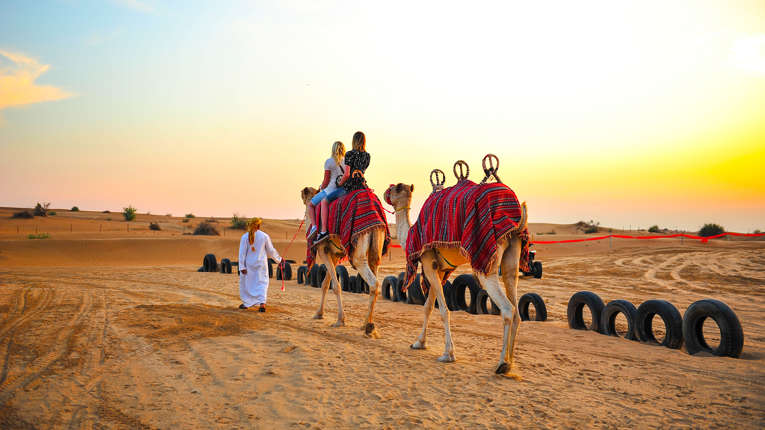 Check-in på skibet senest 18:00. Afgang fra Dubai kl. 20:00