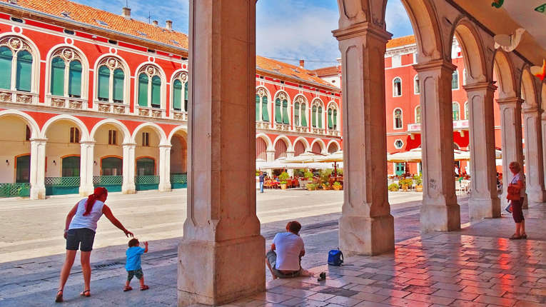 Fra 09:00 til 17:00 - Split, Kroatien