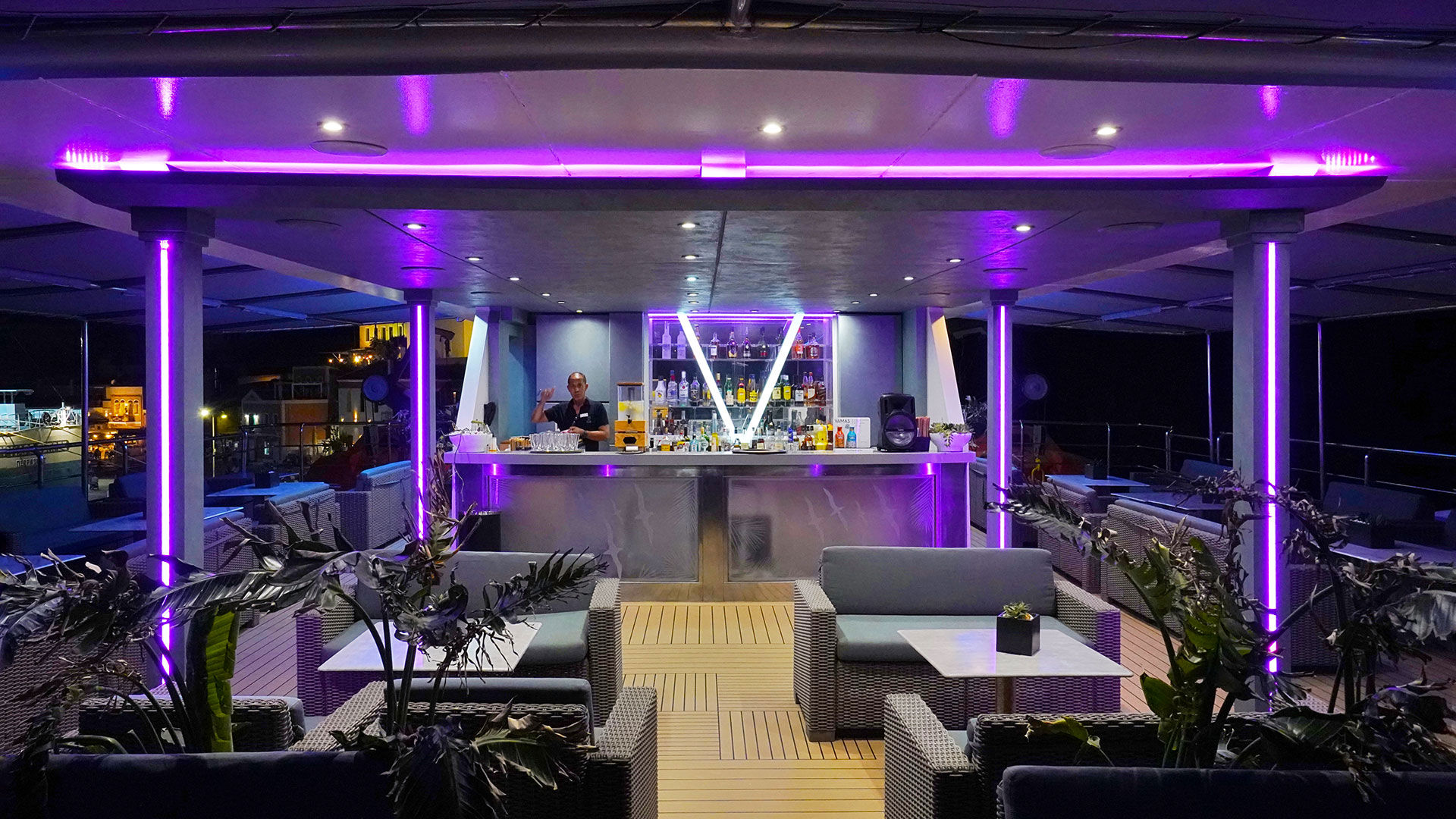 M/Y Variety Voyager