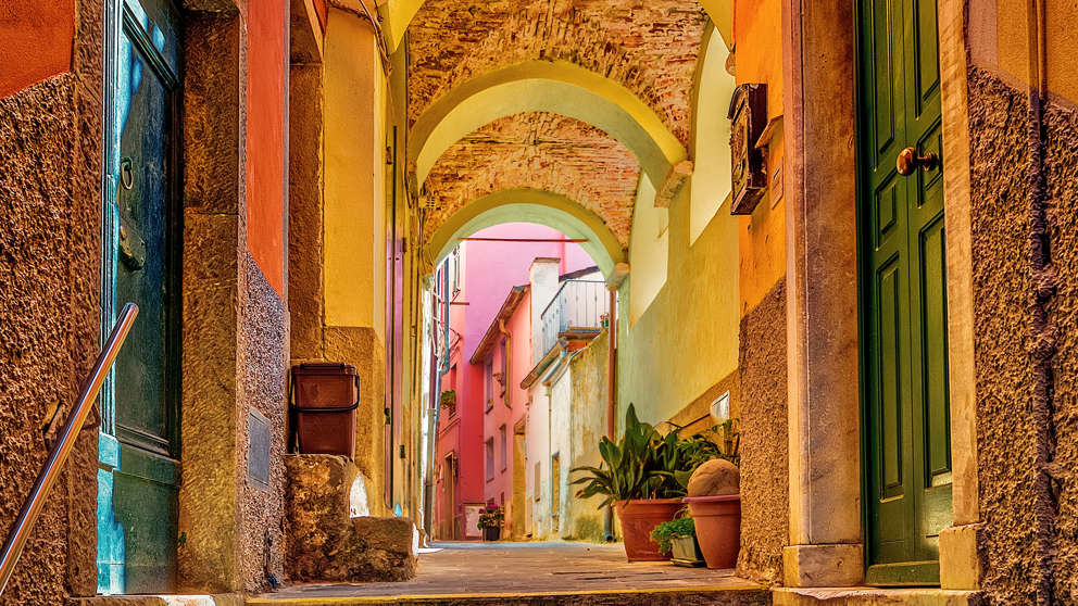 1920X1080 Colorful Houses In The Street Of Riomaggiore