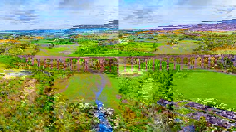 Fra 08:00 til 18:00 - Invergordon, Skotland