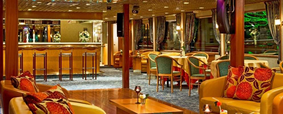 Salon Bar