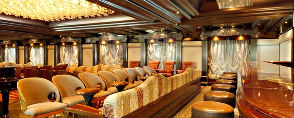 Raphael Foyer Lounge