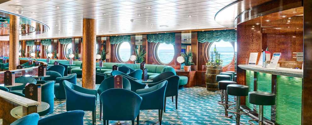 MSC Sinfonia Manhattan bar