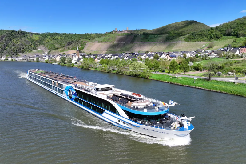 Rhinen fra Dusseldorf med VIVA MOMENTS