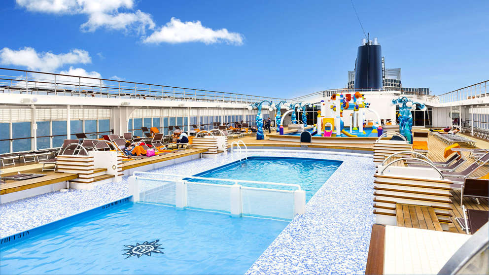 MSC Armonia poolområdet