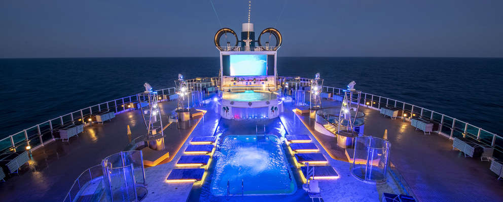 MSC Seaview Top dæk om aftenen
