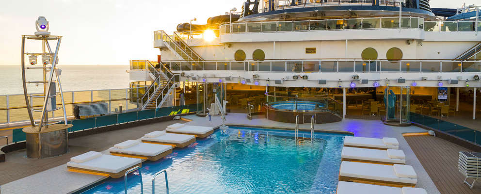 MSC Seaside soldæk i solnedgang