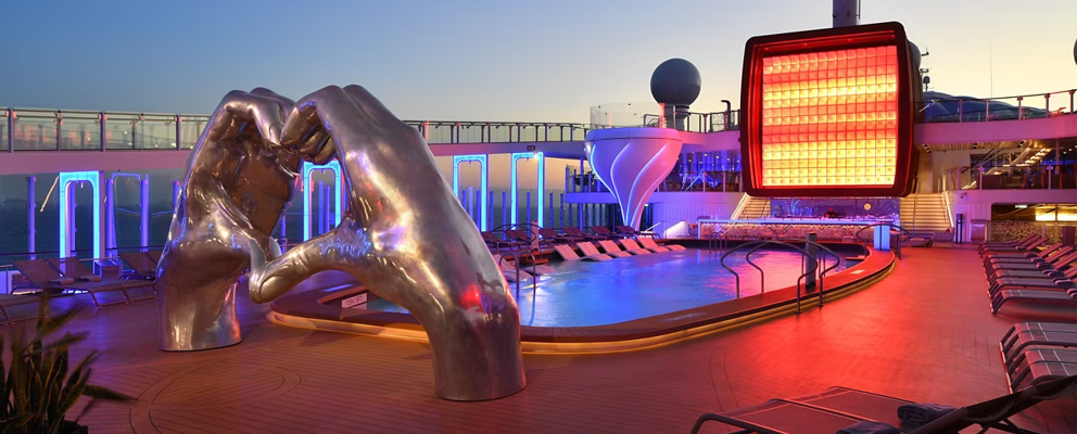 Pool-Deck