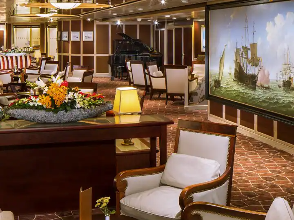 explorer-lounge