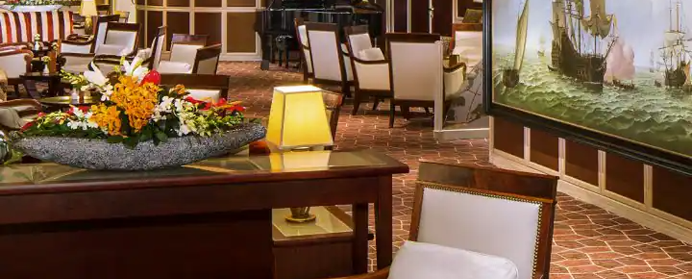 explorer-lounge
