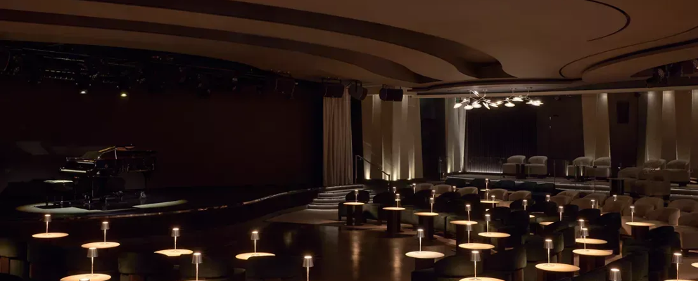 JOURNEYS-LOUNGE