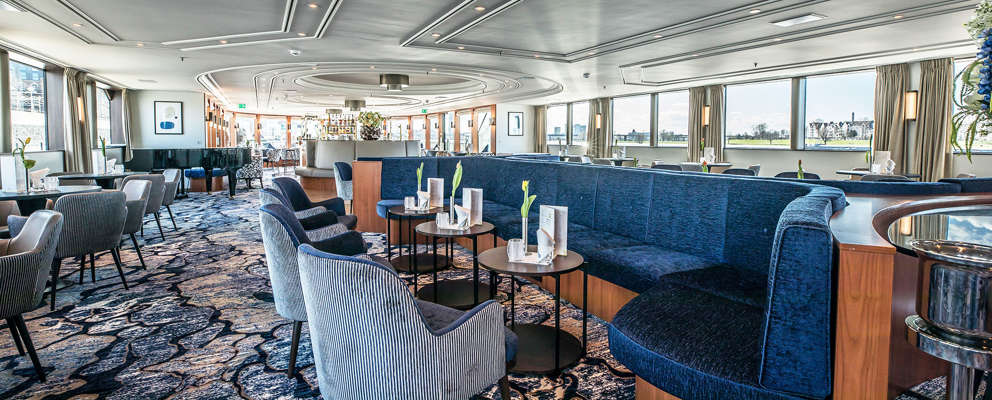 VIVA Tiara Bar Lounge