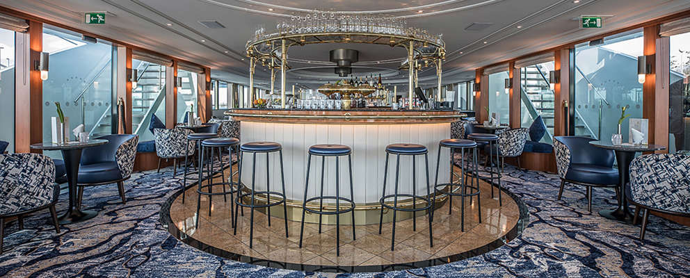 VIVA Tiara Bar